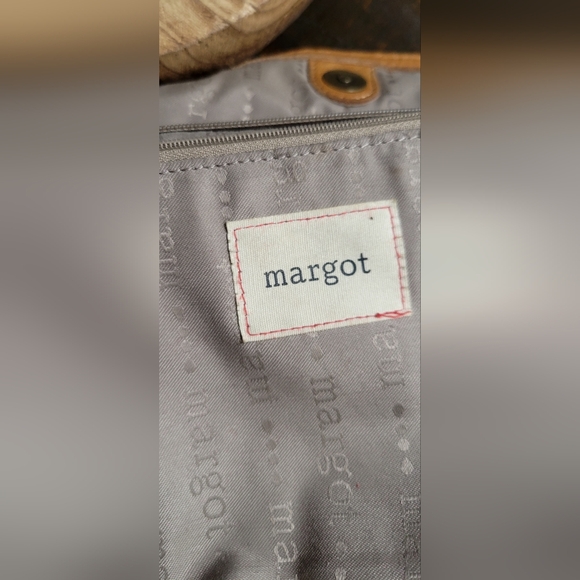 Margot Camel 100% Leather  Bag - Picture 14 of 16